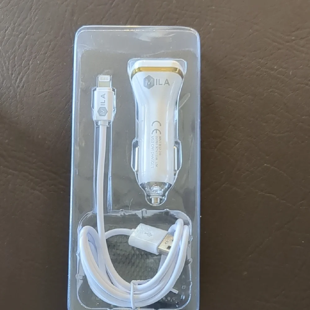 Mila Car Charger with 2-Port 2.4A Output
